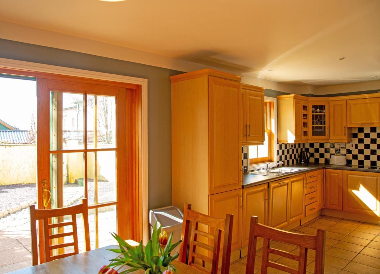 Dingle Town Holiday Home By Trident Holiday Homes Dış mekan fotoğraf